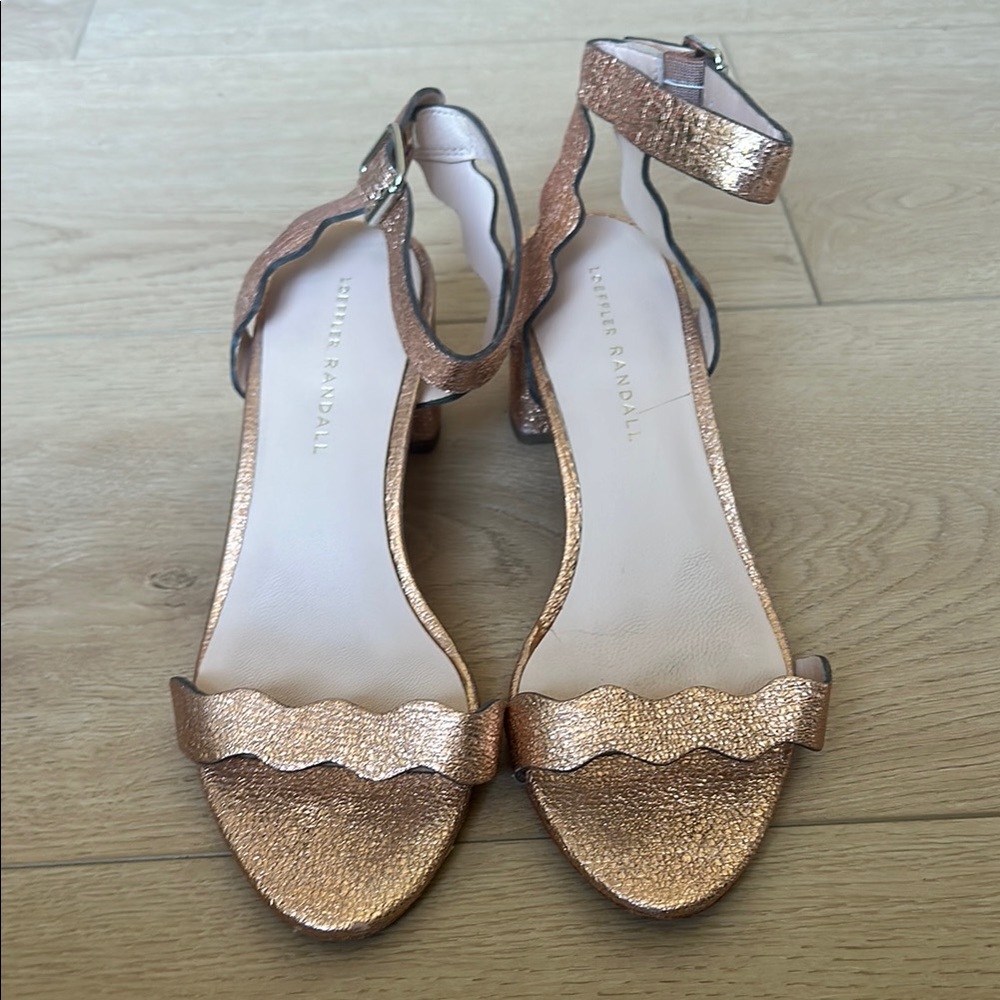 LOEFFLER RANDALL - CRINKLE SCALLOPED MID-HEEL LEATHER METALLIC SANDALS